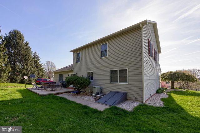 2001 PARKVIEW DR, Red Lion, PA 17356