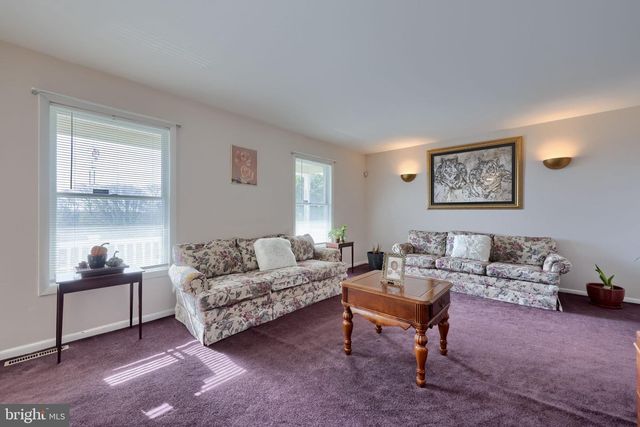 2001 PARKVIEW DR, Red Lion, PA 17356