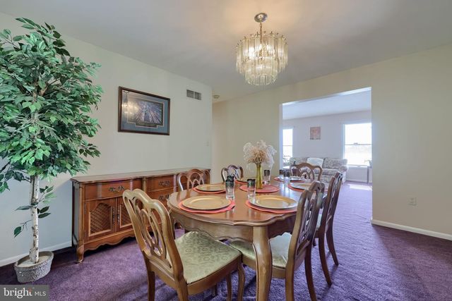 2001 PARKVIEW DR, Red Lion, PA 17356