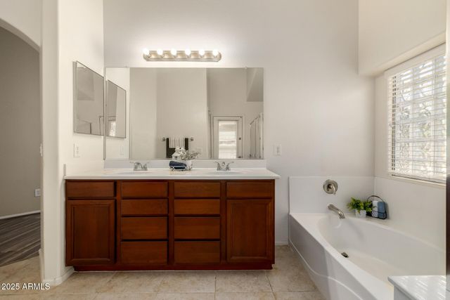 38609 N CAROLINA Avenue, San Tan Valley, AZ 85140