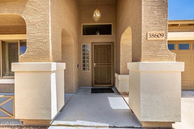 38609 N CAROLINA Avenue, San Tan Valley, AZ 85140