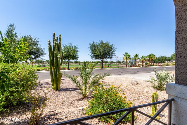 38609 N CAROLINA Avenue, San Tan Valley, AZ 85140