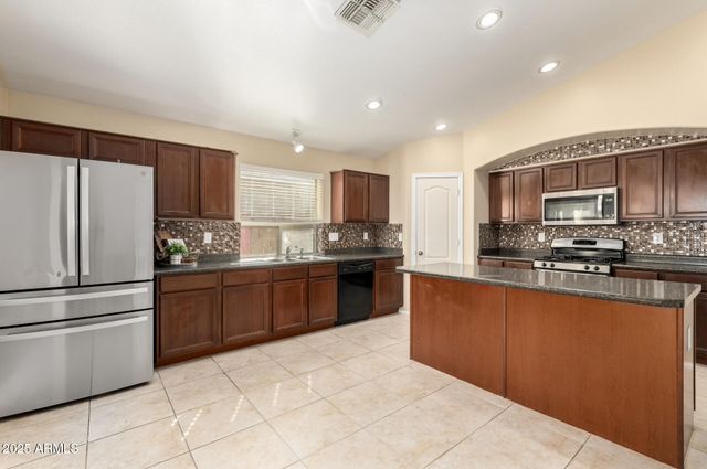 38609 N CAROLINA Avenue, San Tan Valley, AZ 85140