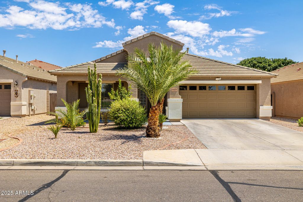 38609 N CAROLINA Avenue, San Tan Valley, AZ 85140