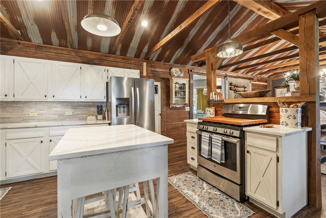 19611 W Nokes Farm Road, Siloam Springs, AR 72761