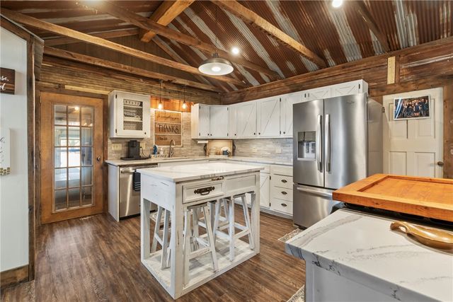 19611 W Nokes Farm Road, Siloam Springs, AR 72761