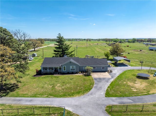 19611 W Nokes Farm Road, Siloam Springs, AR 72761