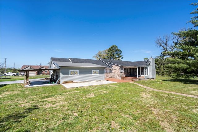 19611 W Nokes Farm Road, Siloam Springs, AR 72761