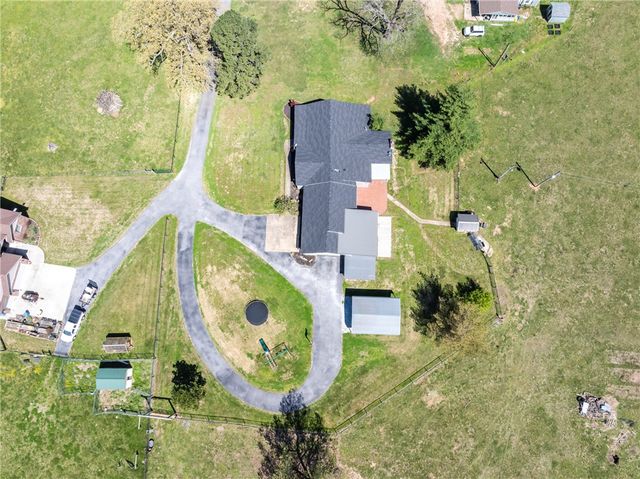 19611 W Nokes Farm Road, Siloam Springs, AR 72761