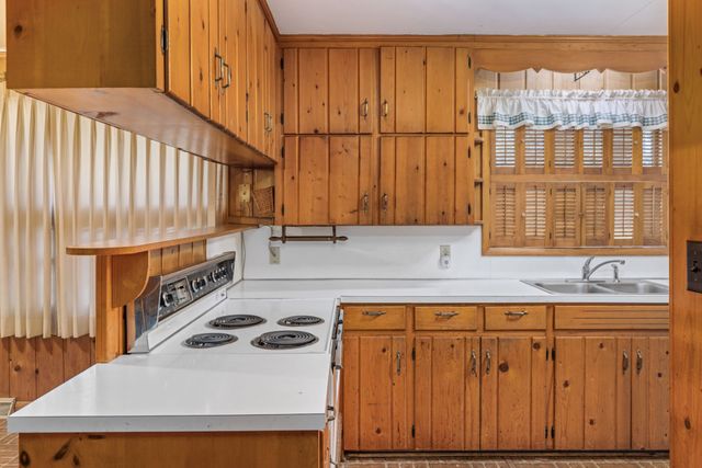 2763 Highway 43, N, Lawrenceburg, TN 38464