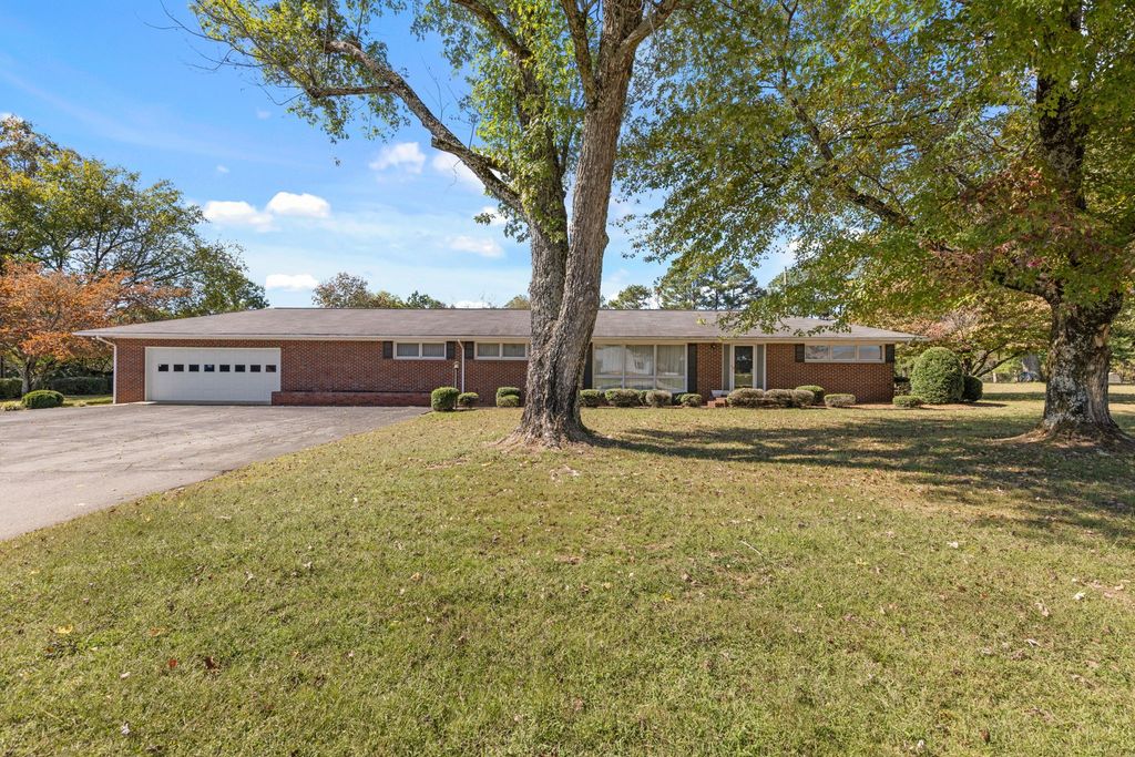 2763 Highway 43, N, Lawrenceburg, TN 38464