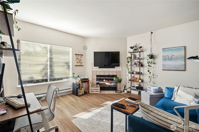 2418 NW 57th Street, Seattle, WA 98107