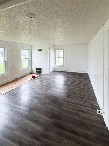 112 W Clinton Street, Augusta Vllg, MI 49012