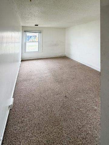 112 W Clinton Street, Augusta Vllg, MI 49012