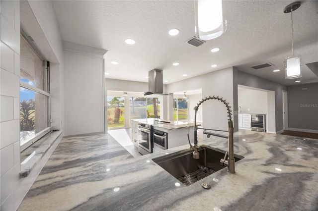 717 CARNOUSTIE TERRACE 9, Venice, FL 34293