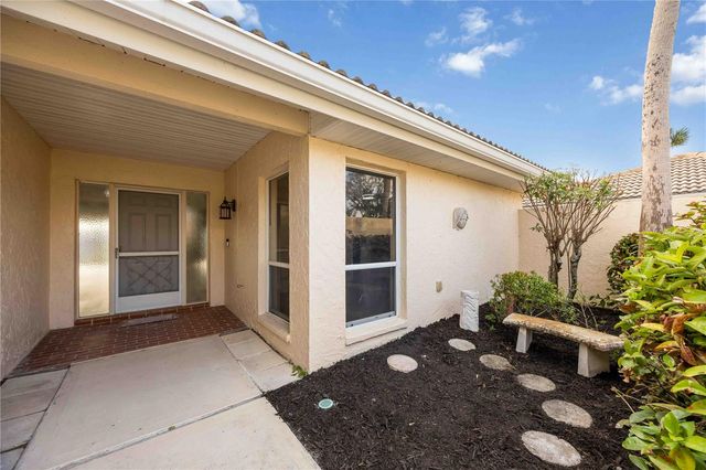 717 CARNOUSTIE TERRACE 9, Venice, FL 34293