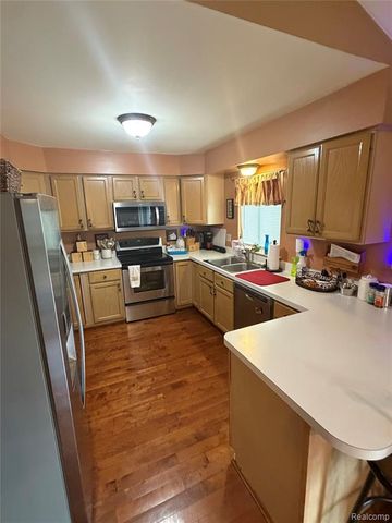 25032 Richard Street, Taylor, MI 48180