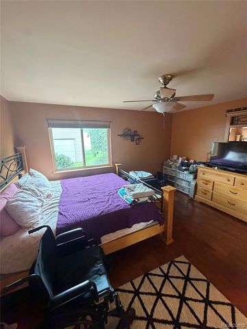 25032 Richard Street, Taylor, MI 48180