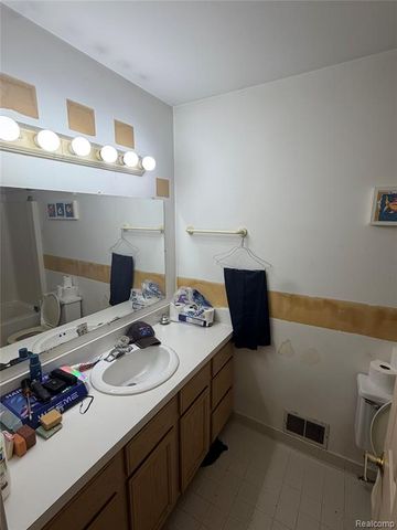 25032 Richard Street, Taylor, MI 48180