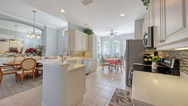7423 SEA ISLAND LANE, Bradenton, FL 34201