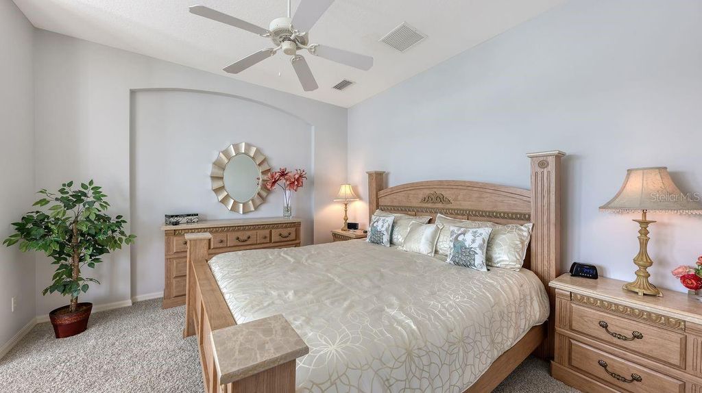 Image 17 of property listing at 7423 SEA ISLAND LANE, Bradenton, FL 34201