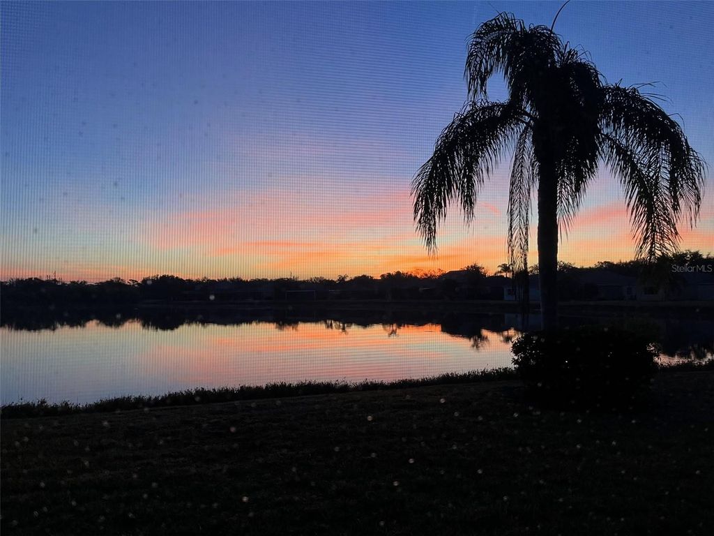 Image 3 of property listing at 7423 SEA ISLAND LANE, Bradenton, FL 34201