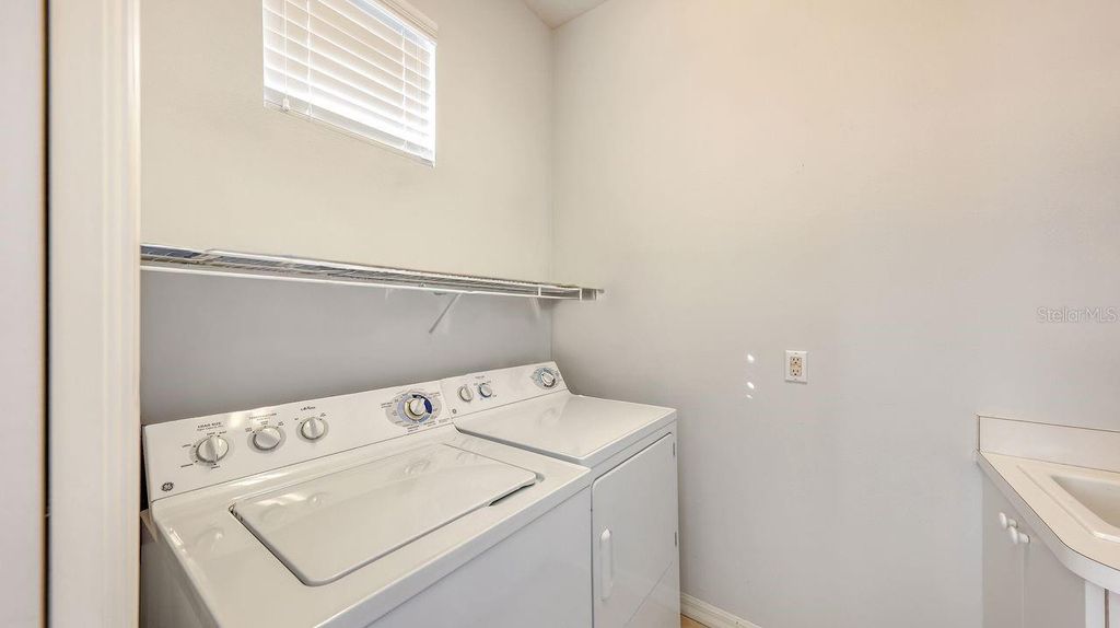 Image 30 of property listing at 7423 SEA ISLAND LANE, Bradenton, FL 34201