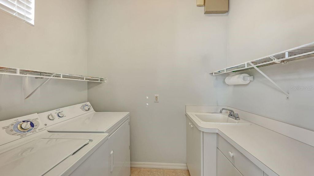 Image 31 of property listing at 7423 SEA ISLAND LANE, Bradenton, FL 34201