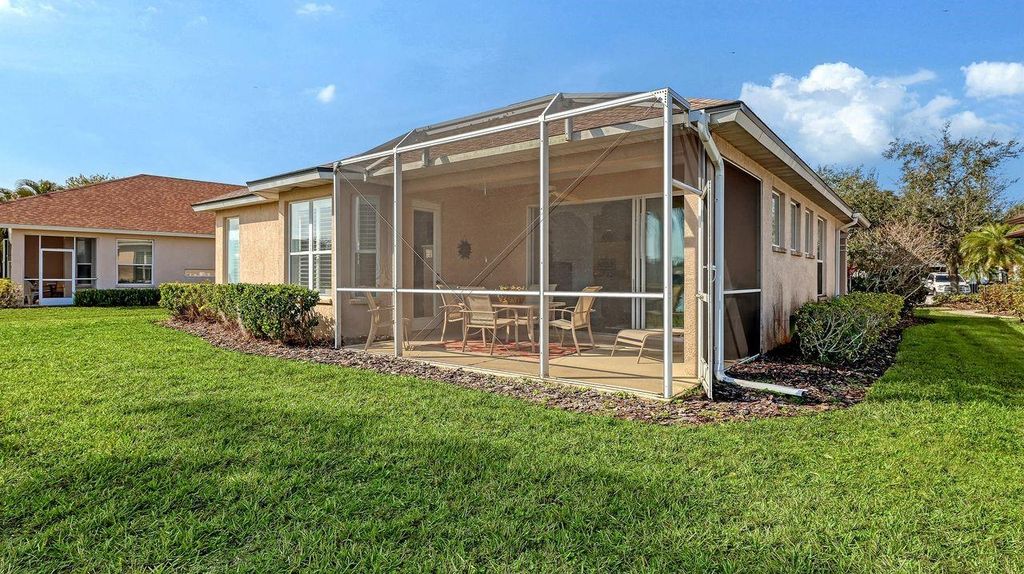 Image 38 of property listing at 7423 SEA ISLAND LANE, Bradenton, FL 34201