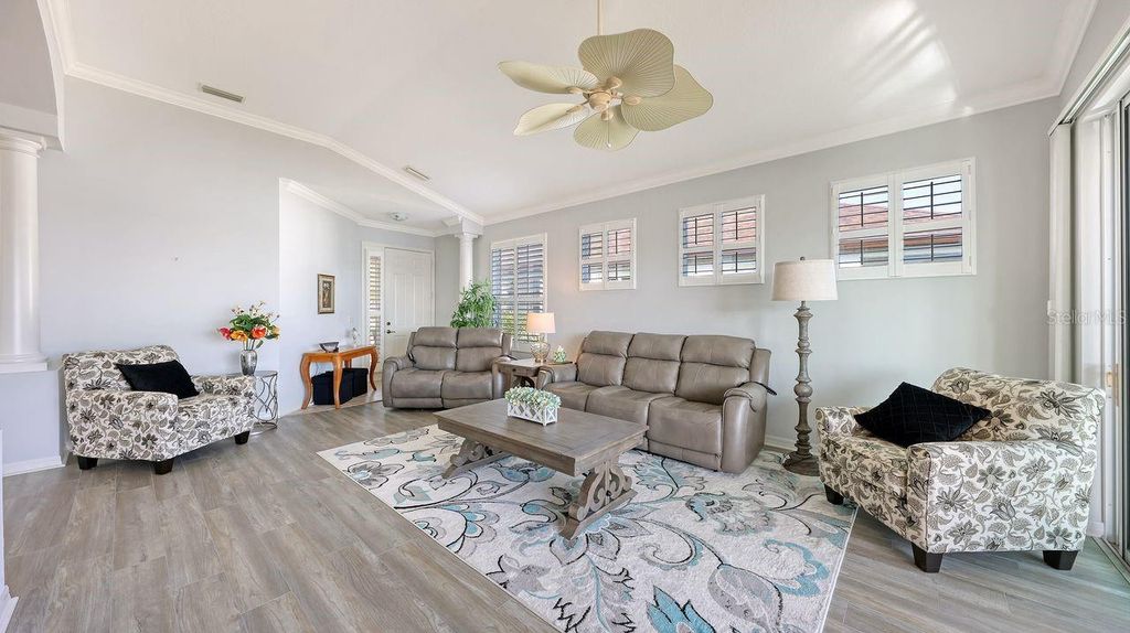 Image 8 of property listing at 7423 SEA ISLAND LANE, Bradenton, FL 34201