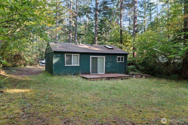 171 N Kokanee Cove Way, Hoodsport, WA 98548