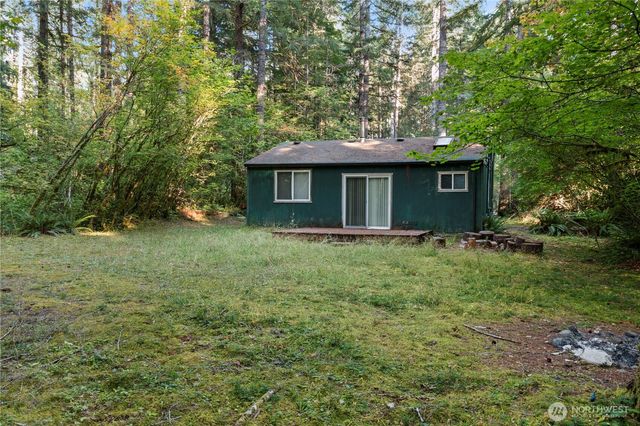 171 N Kokanee Cove Way, Hoodsport, WA 98548