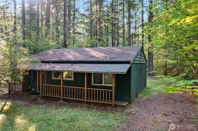 171 N Kokanee Cove Way, Hoodsport, WA 98548