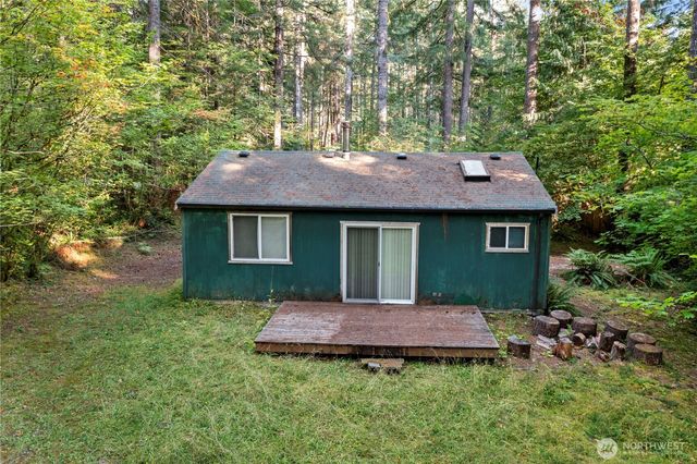 171 N Kokanee Cove Way, Hoodsport, WA 98548