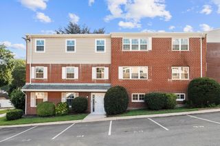 50 Greenhouse Road 42D, Bridgeport, CT 06606