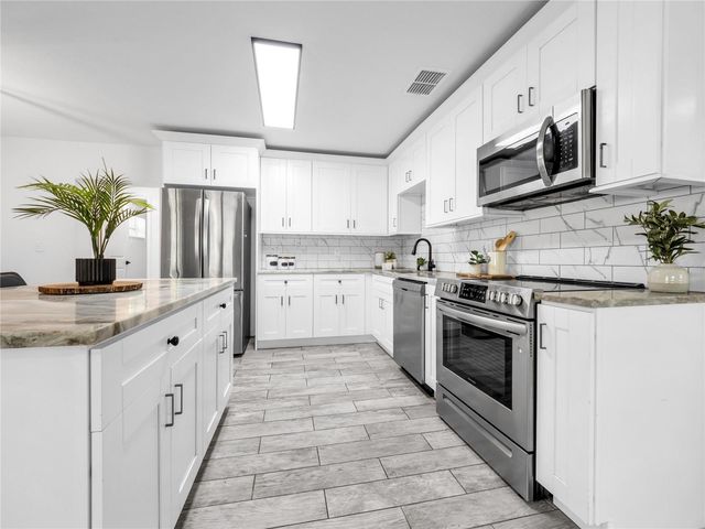 4014 MCLANE DRIVE, Tampa, FL 33610