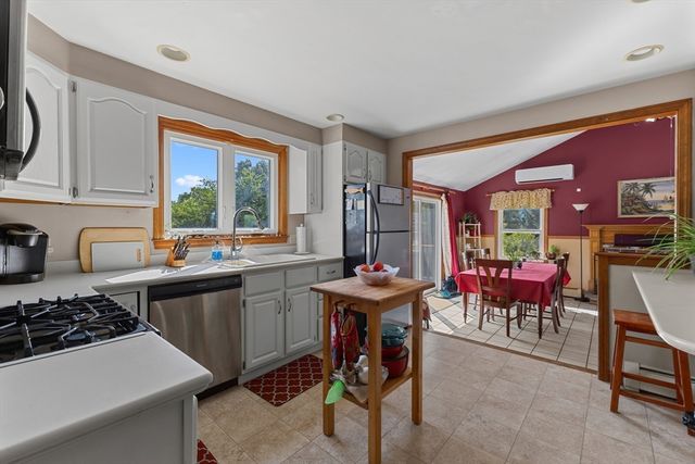 515 Prospect St, West Boylston, MA 01583