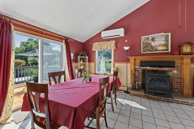 515 Prospect St, West Boylston, MA 01583
