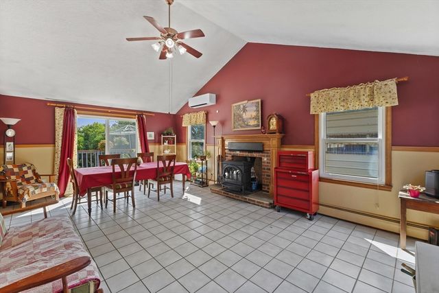 515 Prospect St, West Boylston, MA 01583