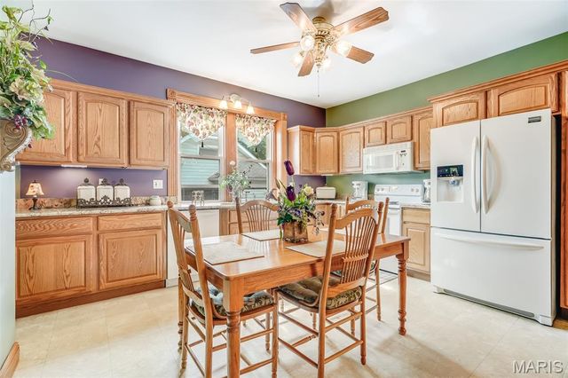 842 Lewis Avenue, Wood River, IL 62095