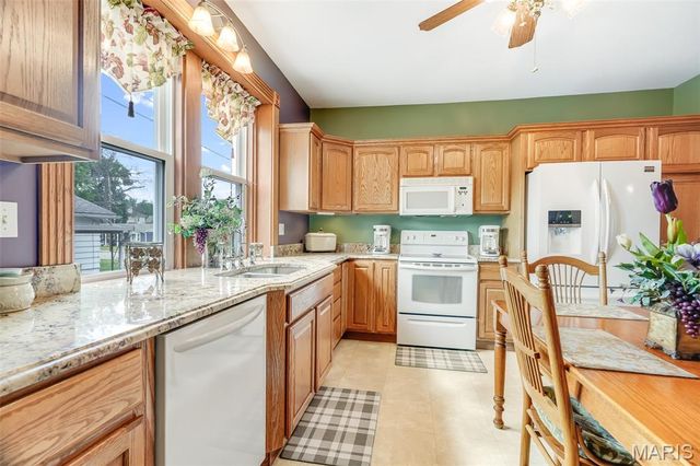 842 Lewis Avenue, Wood River, IL 62095