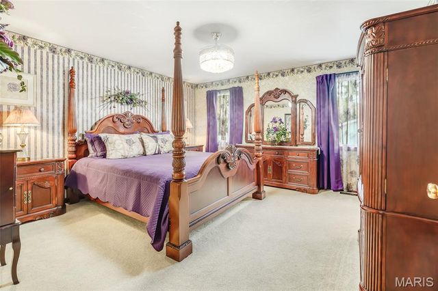 842 Lewis Avenue, Wood River, IL 62095