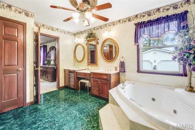 842 Lewis Avenue, Wood River, IL 62095