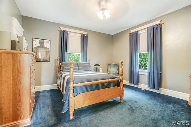 842 Lewis Avenue, Wood River, IL 62095