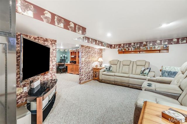 842 Lewis Avenue, Wood River, IL 62095