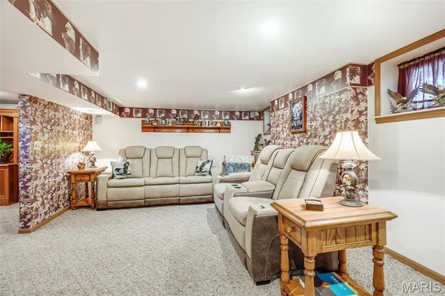 842 Lewis Avenue, Wood River, IL 62095