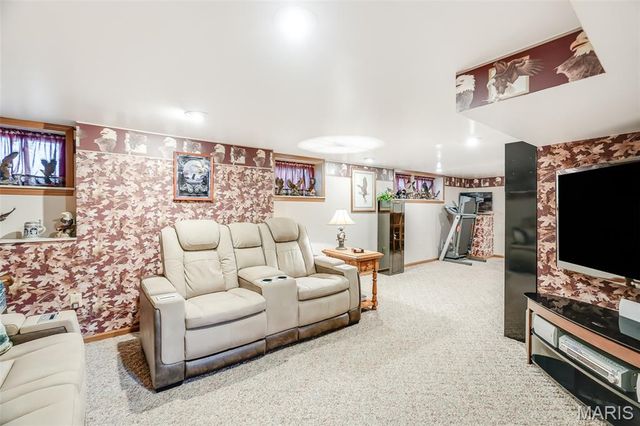 842 Lewis Avenue, Wood River, IL 62095