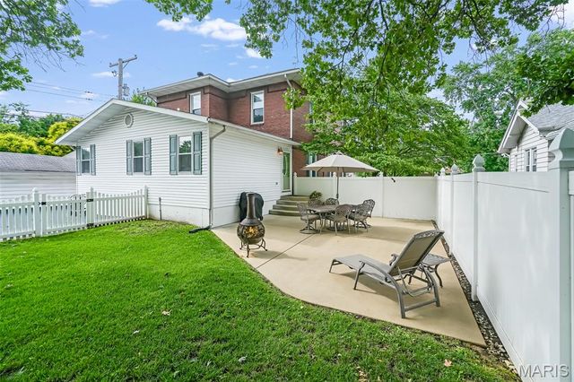 842 Lewis Avenue, Wood River, IL 62095