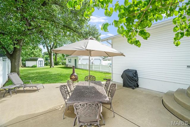 842 Lewis Avenue, Wood River, IL 62095