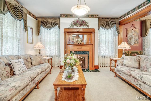 842 Lewis Avenue, Wood River, IL 62095